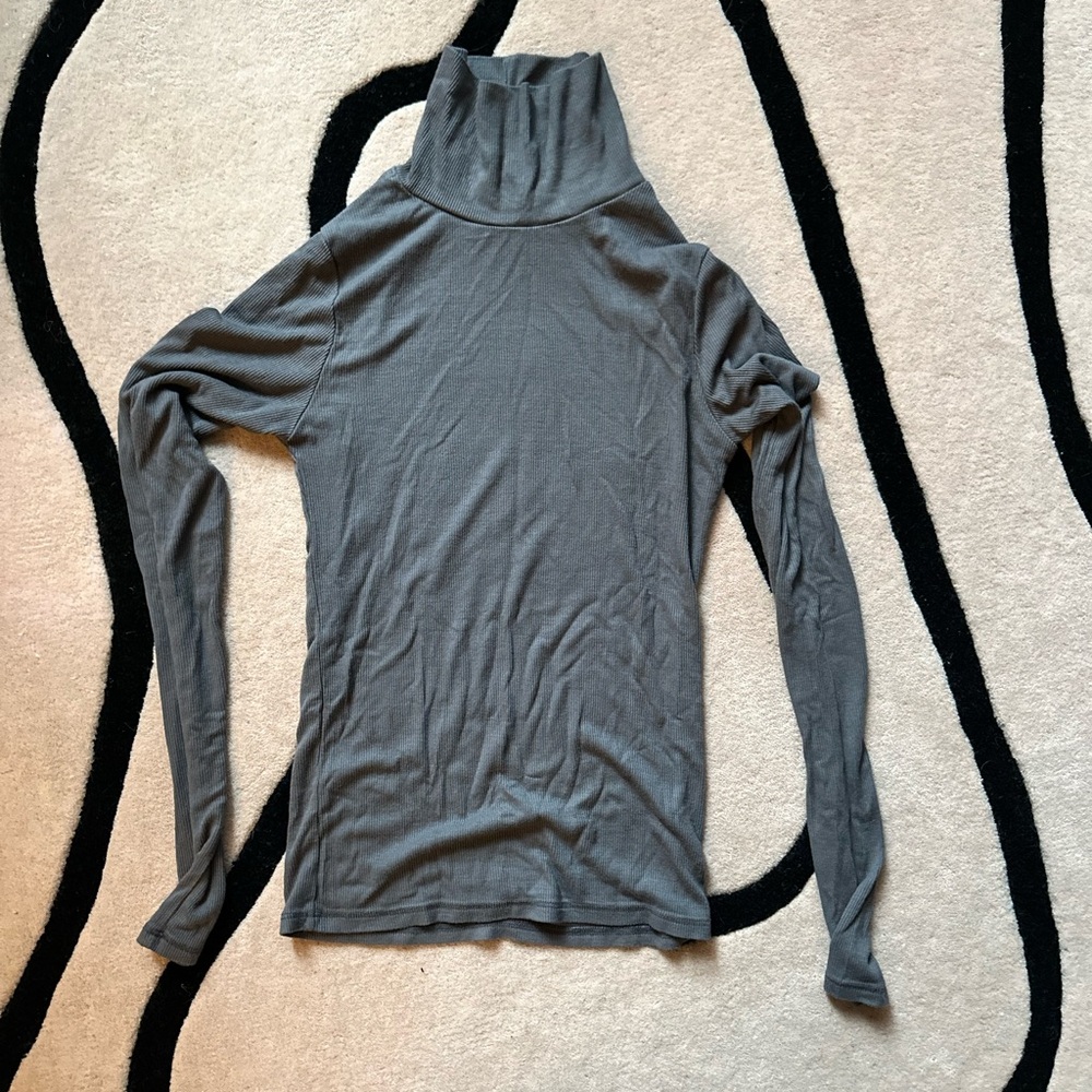 Joah Brown Classic Turtleneck in Dark Grey Charcoal
